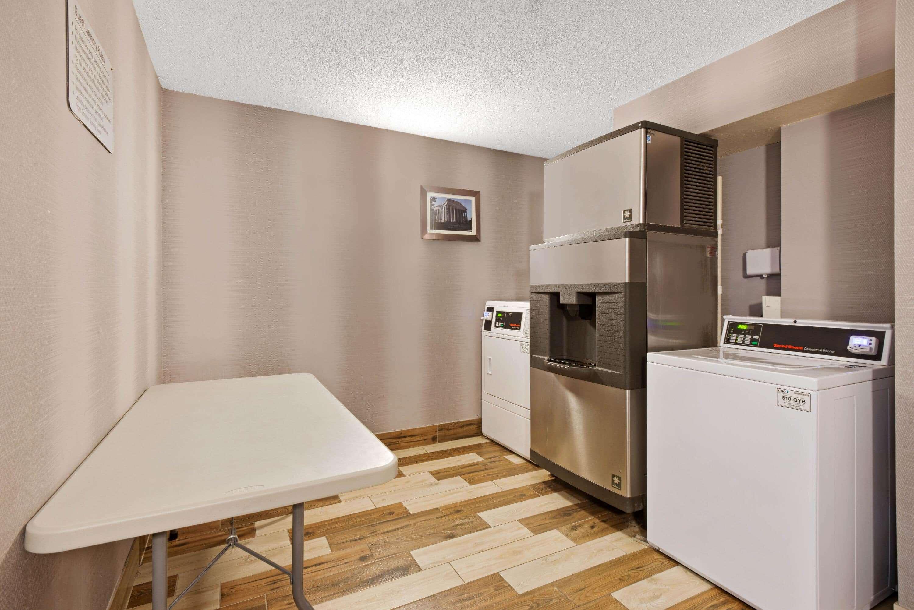 La Quinta Inn & Suites By Wyndham Dc Metro Capital Beltway Capitol Heights Extérieur photo