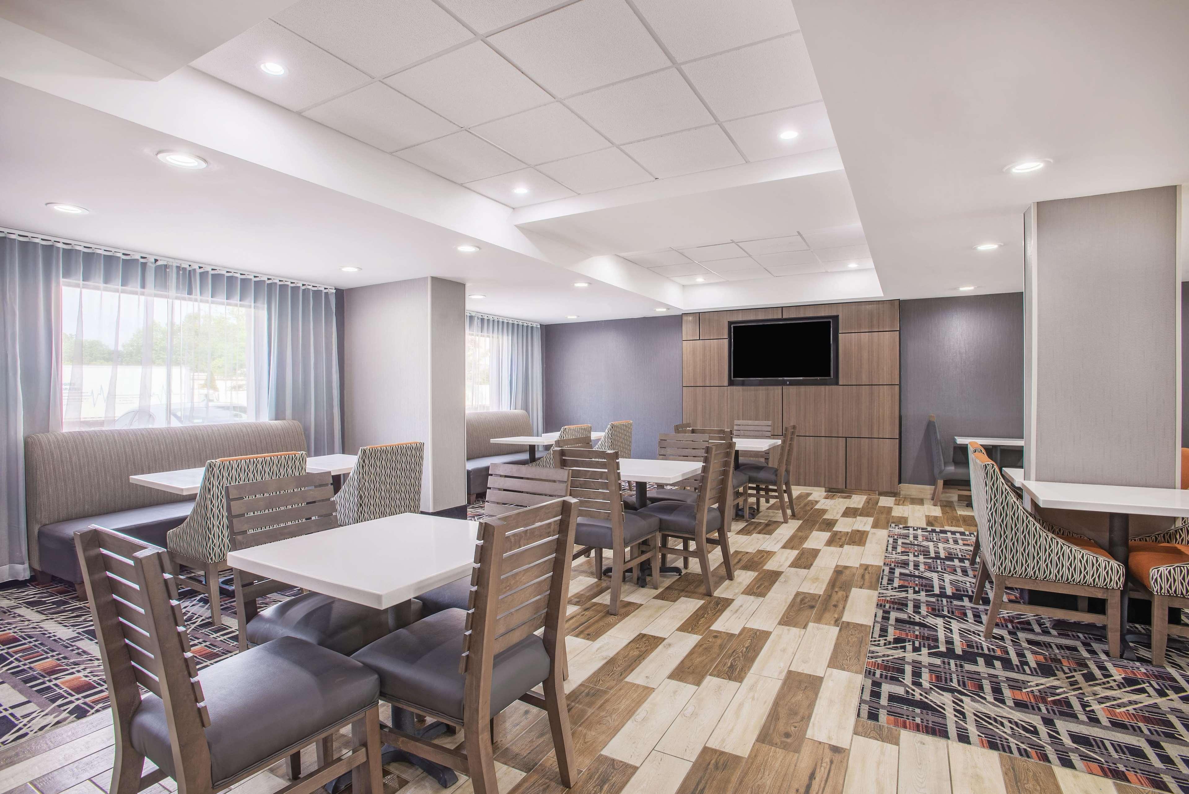 La Quinta Inn & Suites By Wyndham Dc Metro Capital Beltway Capitol Heights Extérieur photo