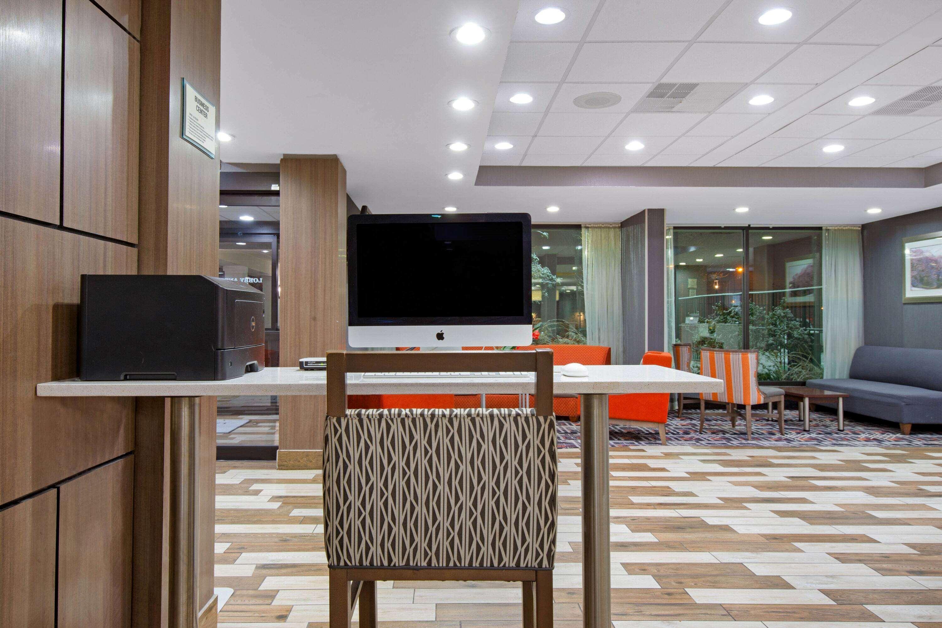 La Quinta Inn & Suites By Wyndham Dc Metro Capital Beltway Capitol Heights Extérieur photo