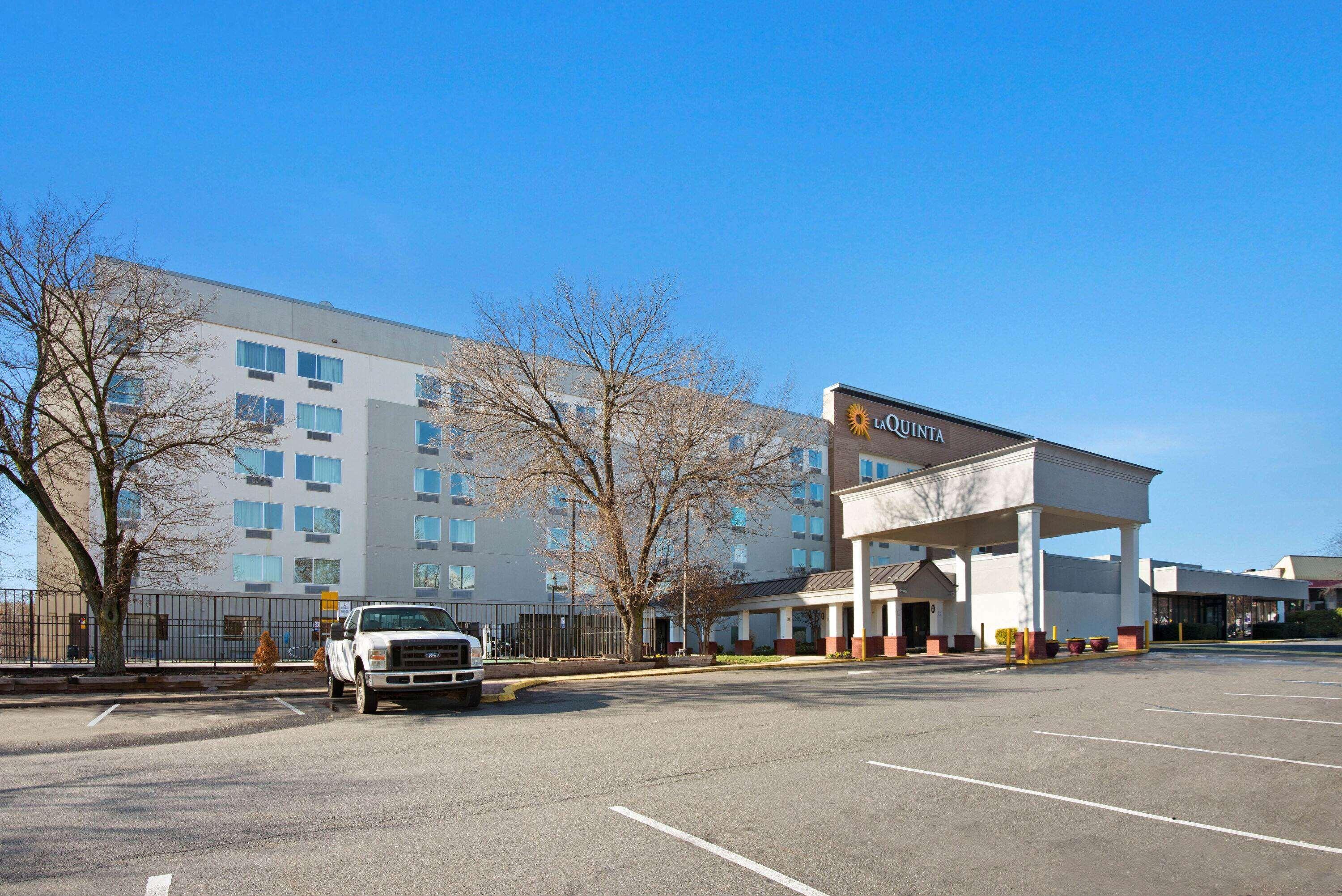 La Quinta Inn & Suites By Wyndham Dc Metro Capital Beltway Capitol Heights Extérieur photo