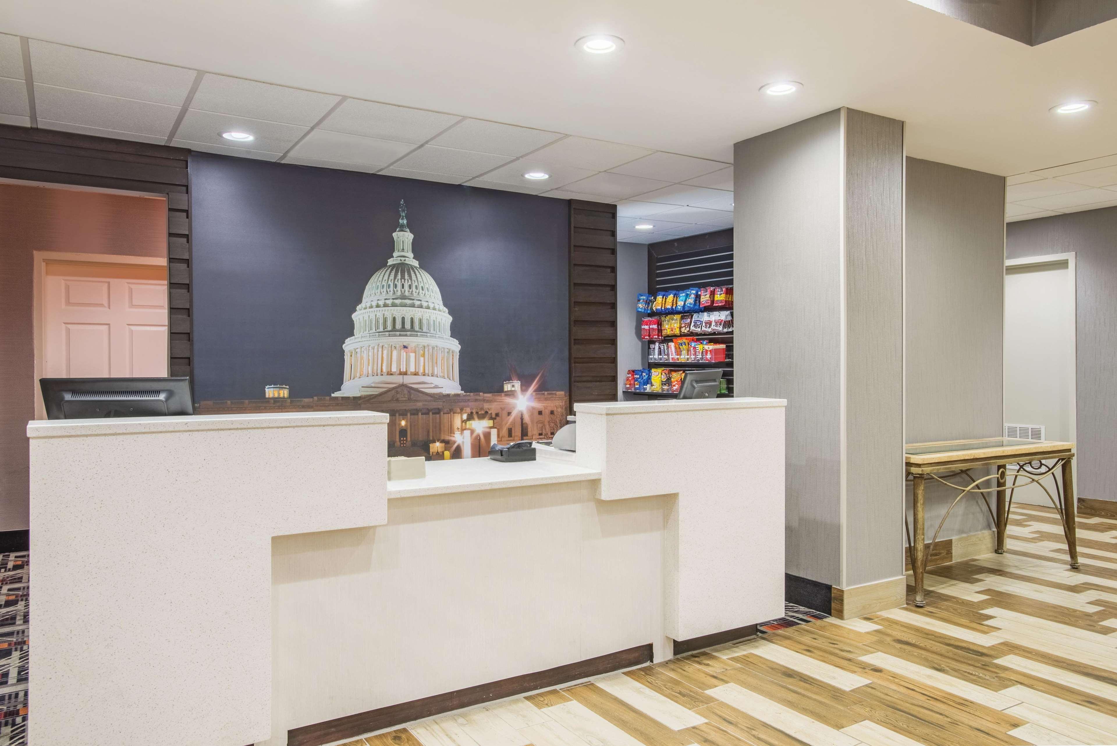 La Quinta Inn & Suites By Wyndham Dc Metro Capital Beltway Capitol Heights Extérieur photo