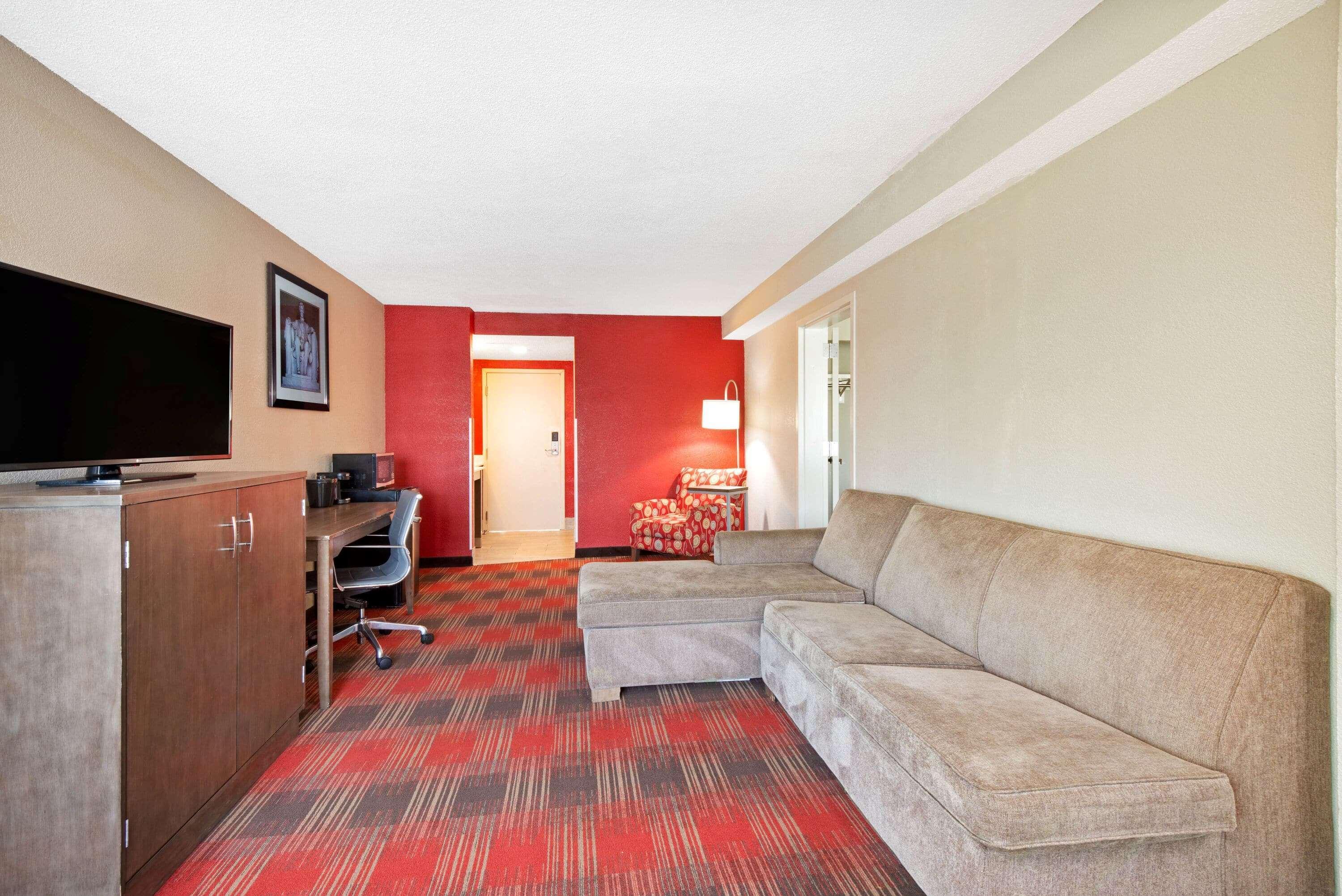 La Quinta Inn & Suites By Wyndham Dc Metro Capital Beltway Capitol Heights Extérieur photo