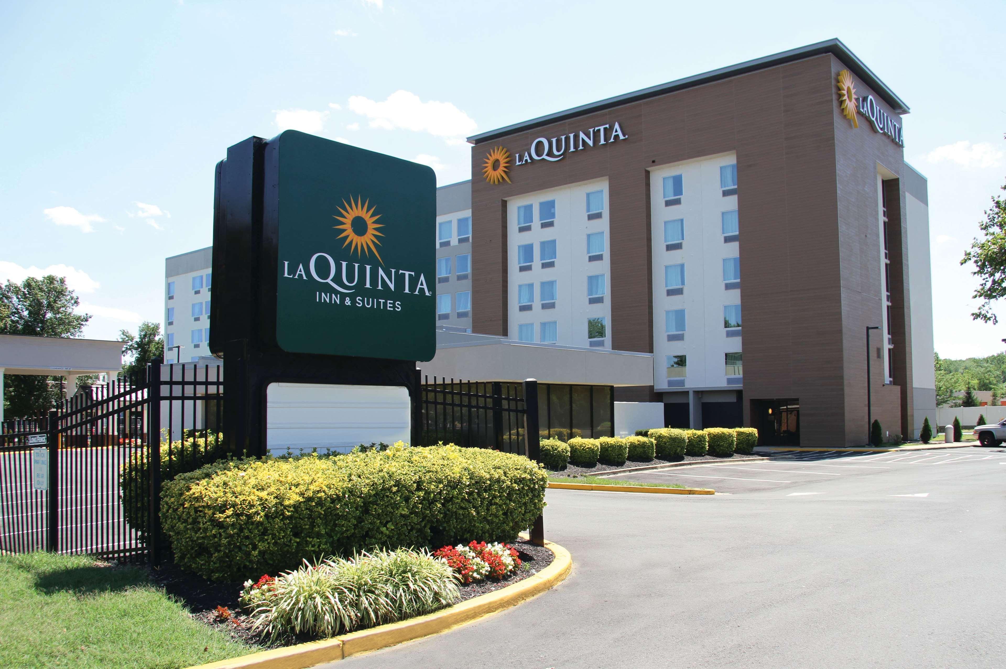 La Quinta Inn & Suites By Wyndham Dc Metro Capital Beltway Capitol Heights Extérieur photo