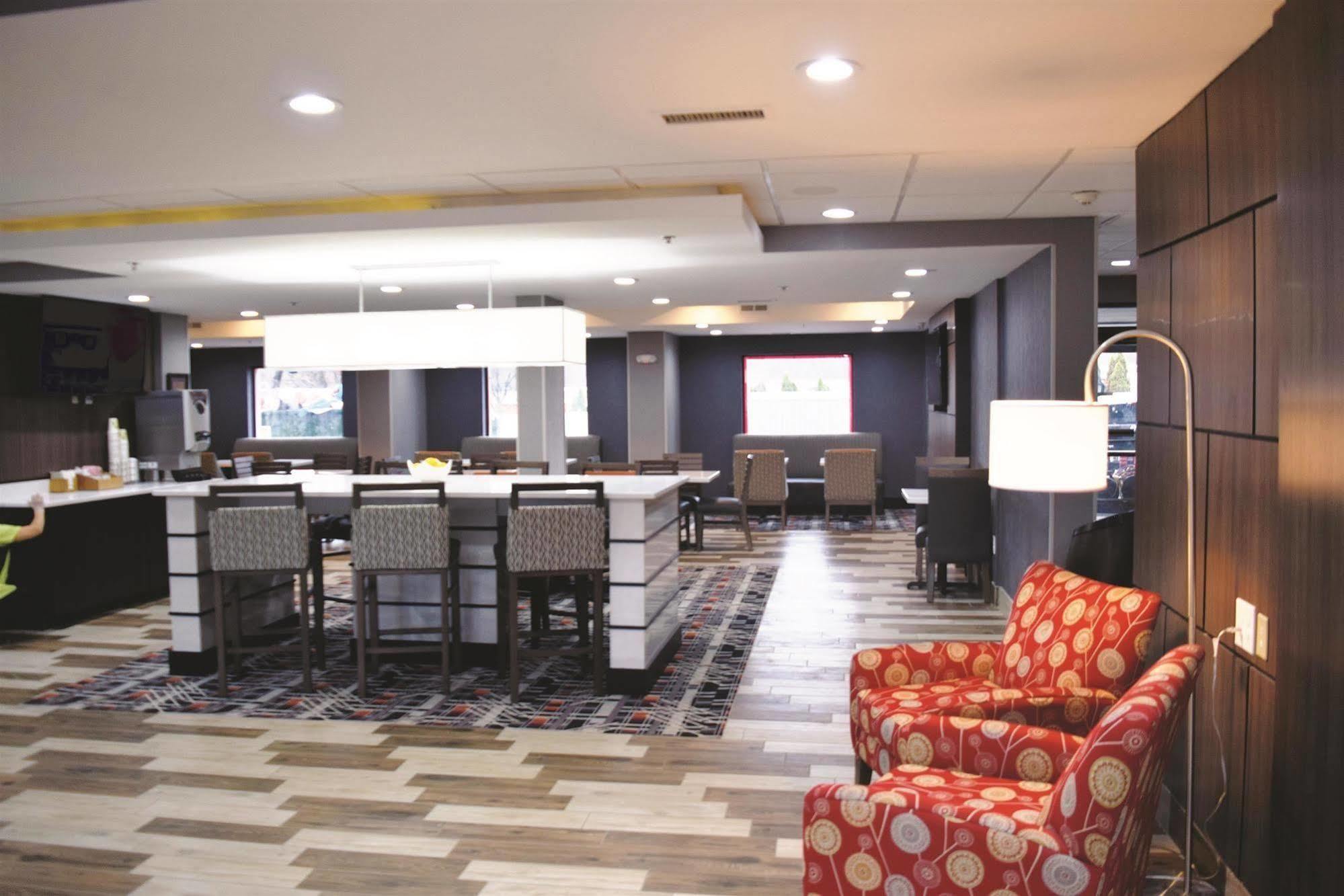 La Quinta Inn & Suites By Wyndham Dc Metro Capital Beltway Capitol Heights Extérieur photo